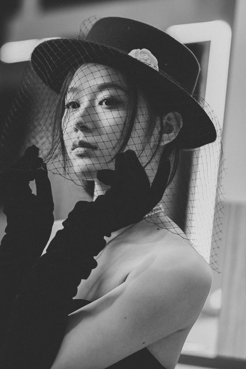 Lauren Bacall — 얼굴을 바꾸지 않은 사람 / The Power of a Signature
