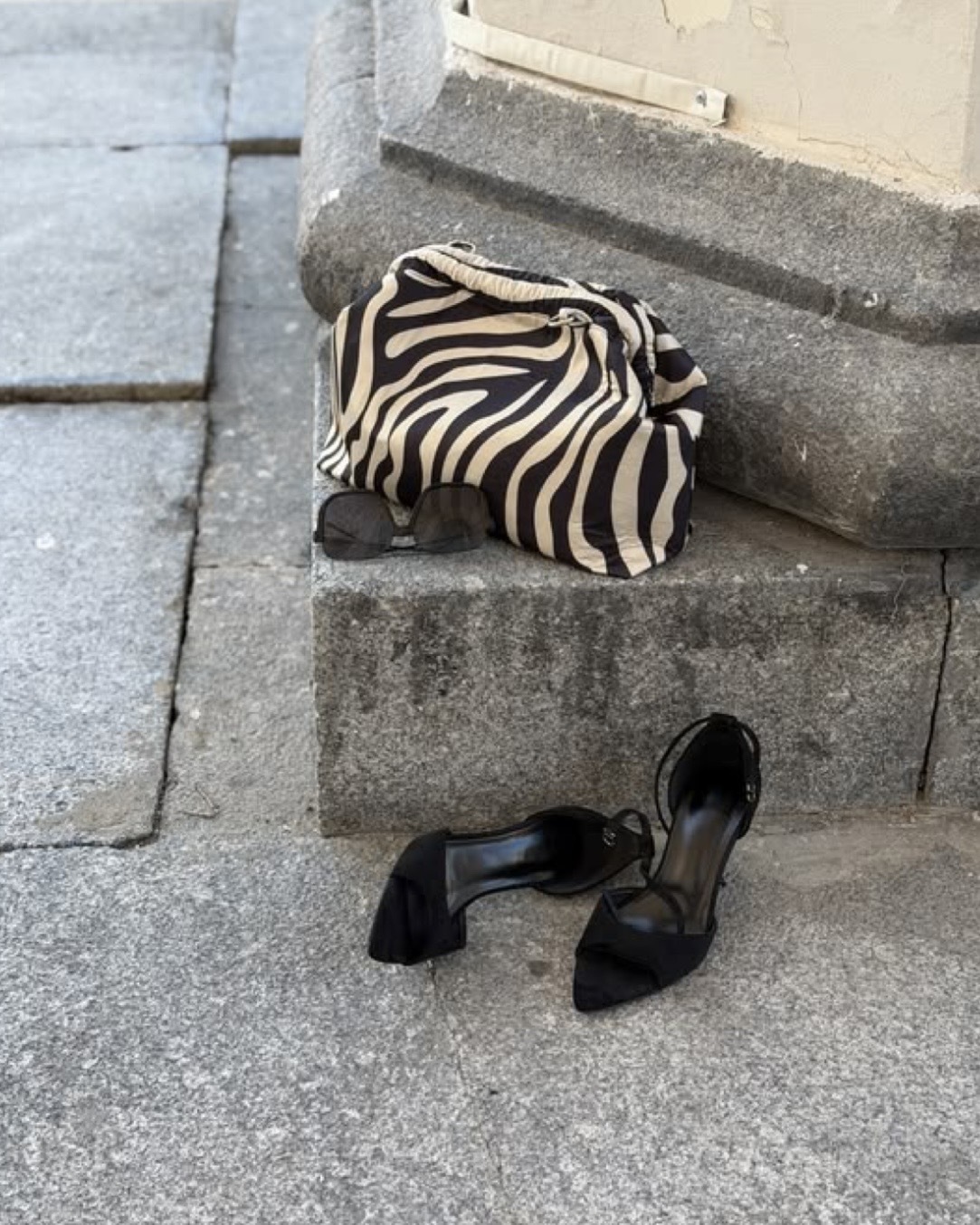 레오퍼드 다음은 얼룩말 — ZEBRA IS THE NEW NEUTRAL